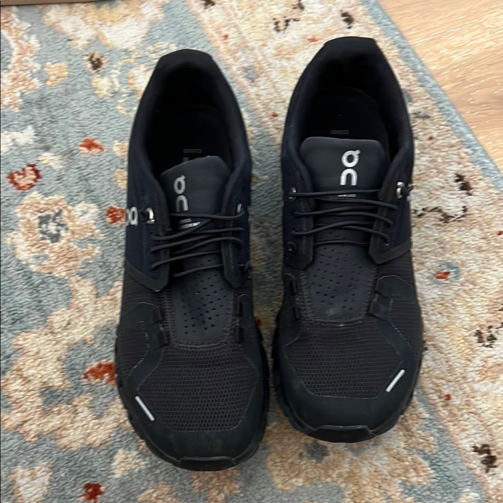 Womens Black Cloud sneankers